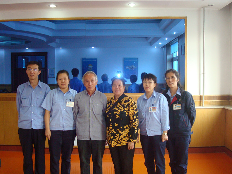 世林膠業(yè)張向宇教授在中航工業(yè)哈爾濱東安發(fā)動(dòng)機(jī)集團(tuán)公司做技術(shù)指導(dǎo)